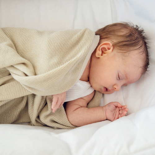 Swaddling Your Baby: Benefits, Risks, (and Summer Tips for Swaddling ...