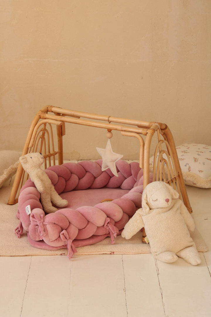 plaited baby play mat and baby nest in one
